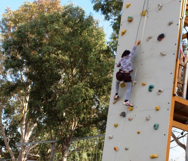 Stretching the arm to climb 